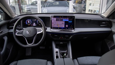 VW Passat Variant 2.0 TDI Business (pohľad do interiéru)