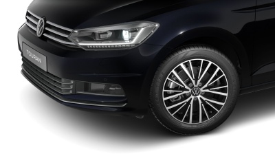 VW Touran 1.5 TSI Limited (pohľad do interiéru)