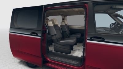 VW Multivan Bulli Long 2.0 TDI (pohľad do interiéru)