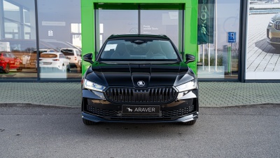 Škoda Superb Combi 2.0 TSI Sportline (pohľad zozadu)