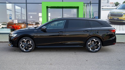 Škoda Superb Combi 2.0 TSI Sportline (pohľad do interiéru)