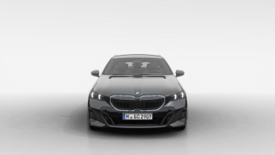 BMW 540d xDrive Touring (pohľad do interiéru)