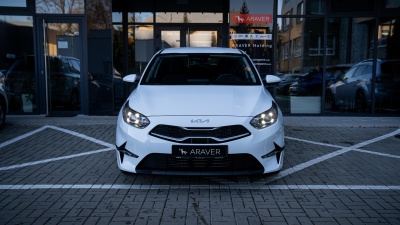 Kia Ceed 1.5 T-GDi Silver (pohľad zozadu)