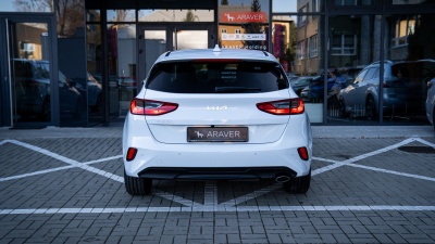 Kia Ceed 1.5 T-GDi Silver (pohľad spredu)