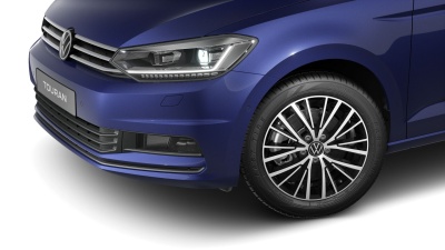 VW Touran 2.0 TDI Limited (pohľad do interiéru)