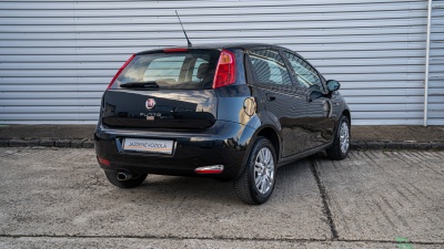 Fiat Grande Punto 1.4 8v Dynamic (pohľad spredu)