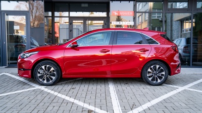 Kia Ceed 1.5 T-GDi Gold (pohľad zboku)