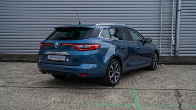 Renault Mégane Grandtour 1.5 dCi (pohľad spredu)