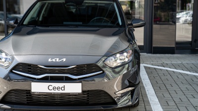 Kia Ceed 1.5 T-GDi Silver (pohľad do interiéru)