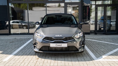 Kia Ceed 1.5 T-GDi Silver (pohľad zozadu)