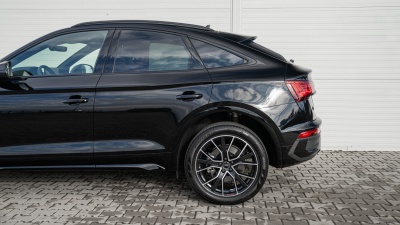 AUDI Q5 Sportback 2.0 TDI Quattro Sport Edition (pohľad do interiéru)