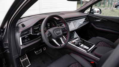 AUDI SQ7 (pohľad zboku)