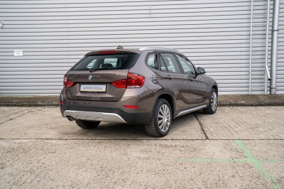 BMW X1 X20D (pohľad spredu)