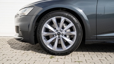 AUDI A6 Allroad 3.0 TDI Quattro (pohľad do interiéru)