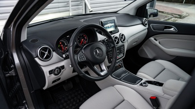 Mercedes-Benz B 180d