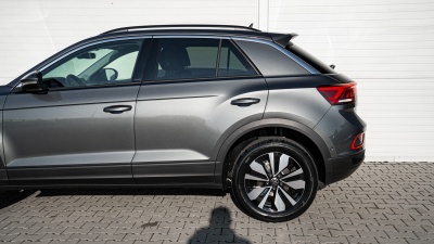 VW T-Roc 1.5 TSI Limited (pohľad do interiéru)