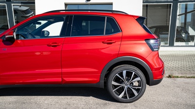 VW T-Cross 1.5 TSI R-Line Limited (pohľad zozadu)