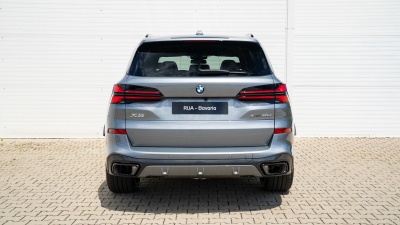 BMW X5 30d xDrive (pohľad do interiéru)