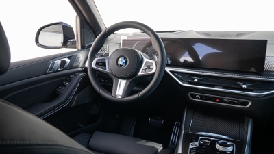 BMW X5 30d xDrive (pohľad do interiéru)