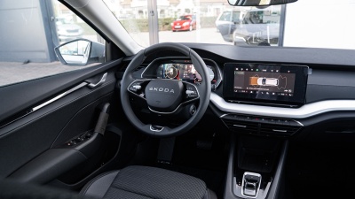 Škoda Octavia Combi 1.5 TSI Selection  (pohľad zozadu)