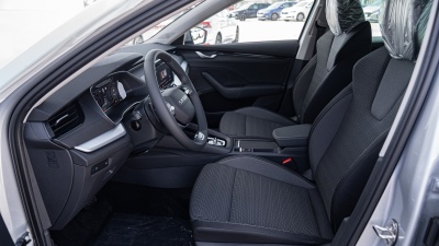 Škoda Octavia Combi 1.5 TSI Selection  (pohľad do interiéru)