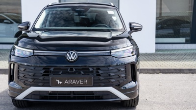 VW Tayron 1.5 TSI eHybrid Limited (pohľad spredu)