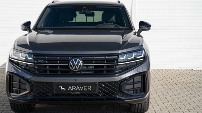 VW Touareg 3.0 TDI R-Line Limited (pohľad do interiéru)