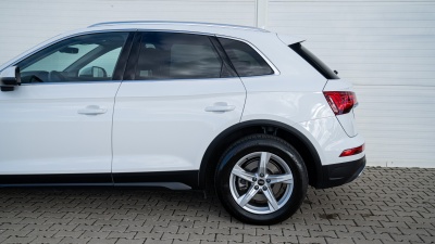 AUDI Q5 2.0 TDI Quattro (pohľad do interiéru)