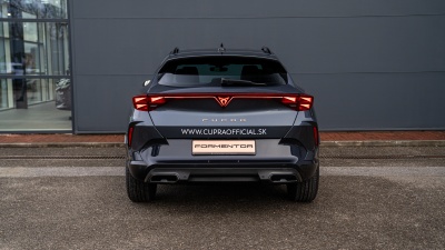 CUPRA Formentor 1.5 eTSI  (pohľad zozadu)