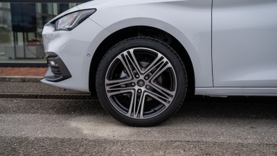 SEAT Leon 1.5 TSI FR Max (pohľad do interiéru)