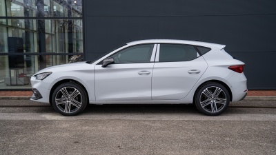 SEAT Leon 1.5 TSI FR Max (pohľad zboku)