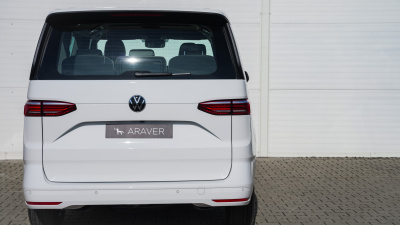 VW Multivan Bulli 2.0 TDI (pohľad do interiéru)