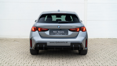 BMW 118d (pohľad do interiéru)