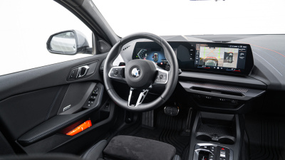 BMW 118d (pohľad do interiéru)