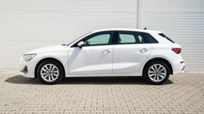 AUDI A3 Sportback 1.5 TFSI (pohľad zboku)