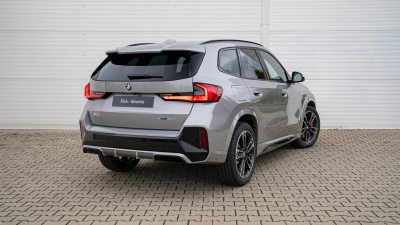 BMW X1 20d xDrive (pohľad zboku)