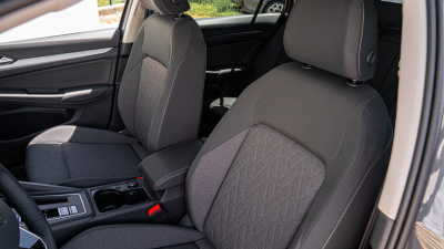VW Golf Variant 2.0 TDI Limited (pohľad do interiéru)