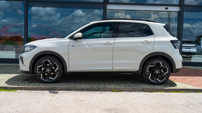 VW T-Cross 1.5 TSI R-Line Limited (pohľad do interiéru)