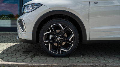 VW T-Cross 1.5 TSI R-Line Limited (pohľad do interiéru)