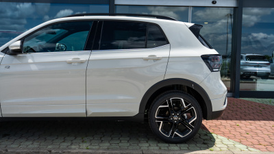 VW T-Cross 1.5 TSI R-Line Limited (pohľad do interiéru)