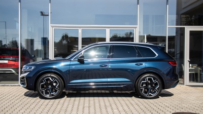 VW Touareg 3.0 TDI R-Line Limited (pohľad zboku)