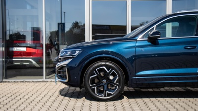 VW Touareg 3.0 TDI R-Line Limited (pohľad zozadu)