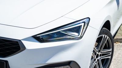 SEAT Leon SP 1.5 eTSI FR Max (pohľad zboku)