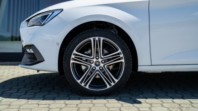 SEAT Leon SP 1.5 eTSI FR Max (pohľad do interiéru)