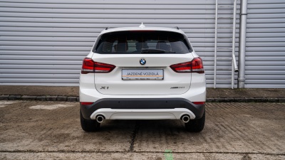 BMW X1 20i Xdrive (pohľad zozadu)