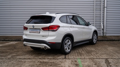 BMW X1 20i Xdrive (pohľad spredu)