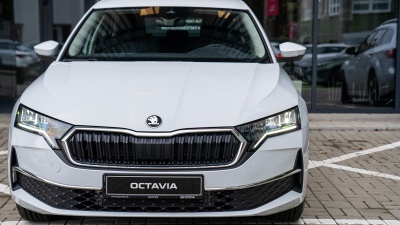 Škoda Octavia 1.5 TSI Drive 130 (pohľad zboku)