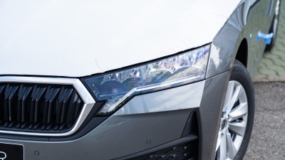 Škoda Octavia 1.5 TSI Selection (pohľad spredu)