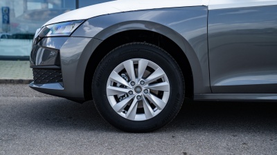 Škoda Octavia 1.5 TSI Selection (pohľad do interiéru)