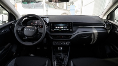 Škoda Fabia 1.0 TSI  Drive 130 (pohľad do interiéru)